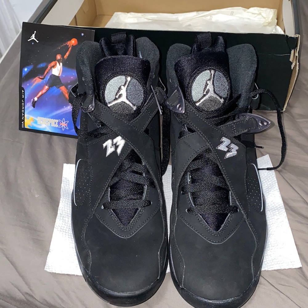 Size 11 Jordan 8 Chrome. Came out in 2015 Very clean, kept in good condition box